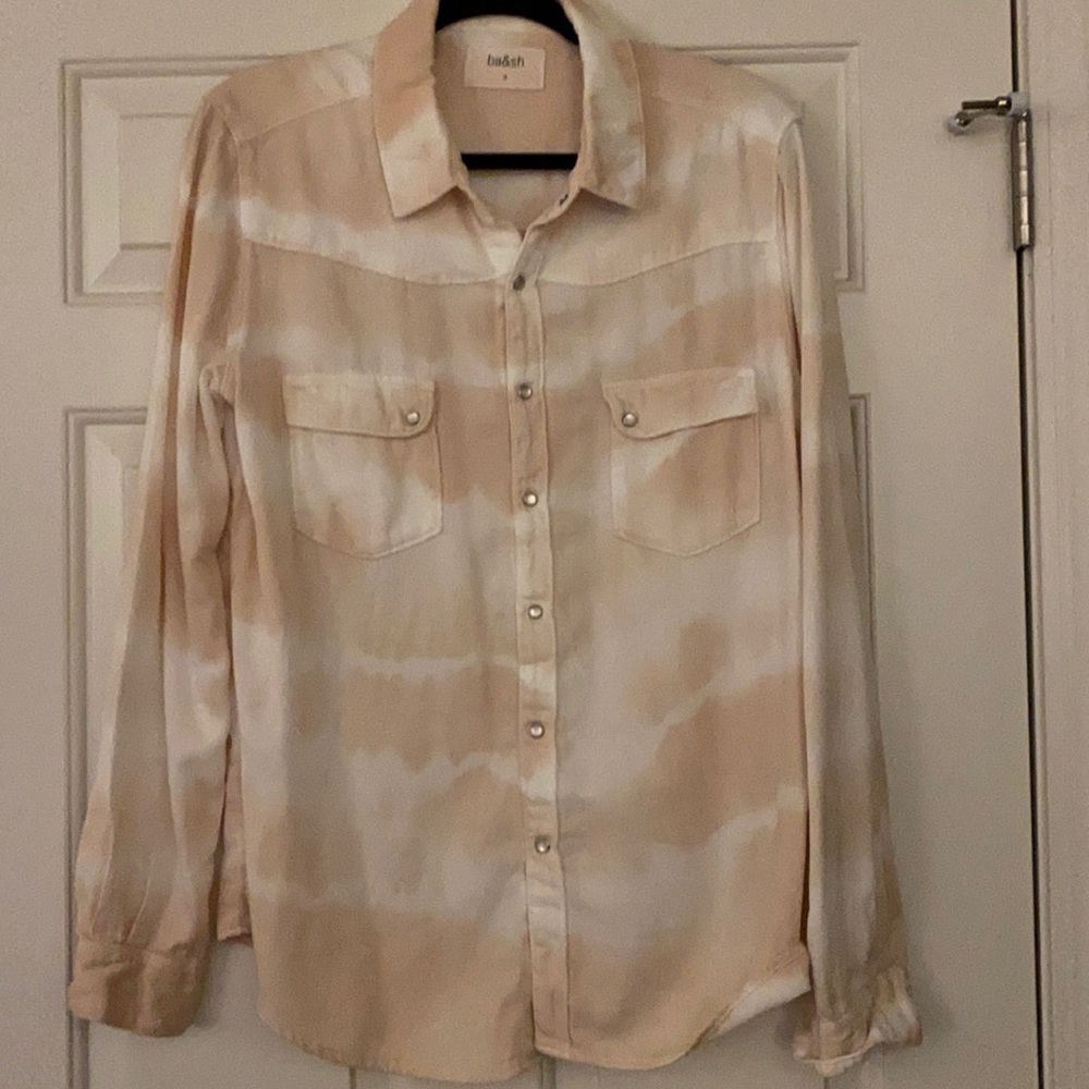 Bash NWT snap down tie dye shirt